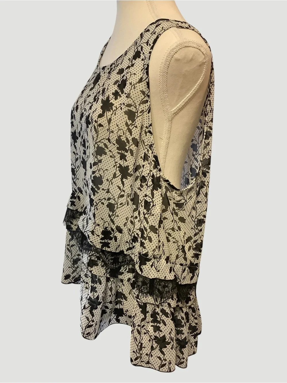 Cabi Black & White Floral Polka Dot Layered Tunic Blouse XL Lace Hem Boho Chic - Picture 2 of 10